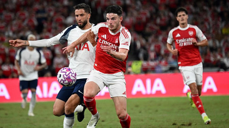 Tottenham Beat Arsenal 1-0 as Sarr Scores Stunning Goal from Halfway Line